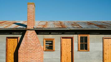 高級寢具、舒適加層、迷你吧、獨特裝潢