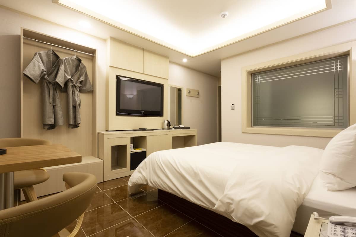 Double Room | In-room safe, desk, blackout curtains, soundproofing