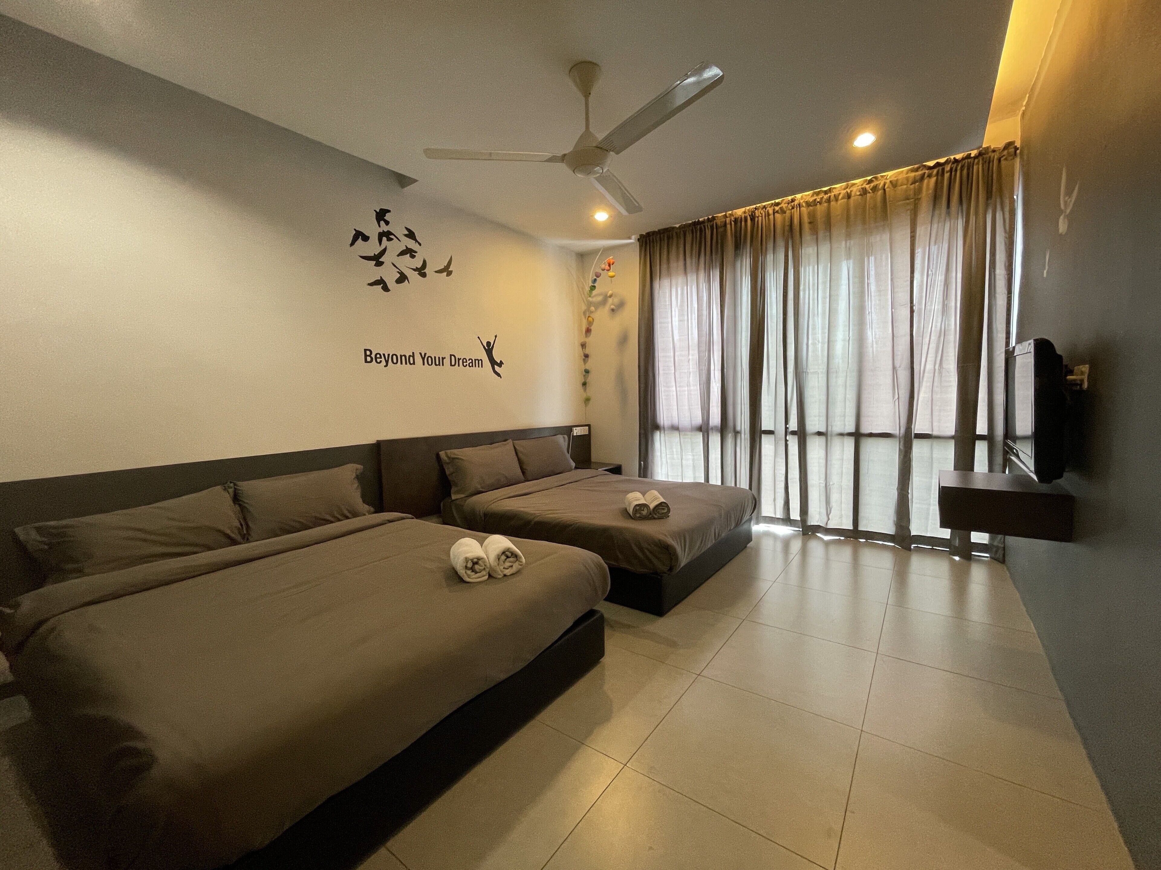 6 bedrooms, desk, free WiFi, bed sheets