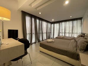 6 bedrooms, desk, free WiFi, bed sheets - The Six Residences at JB Sentosa (Johor Bahru)