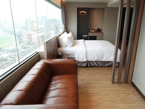 Executive Room | Premium bedding, in-room safe, desk, free WiFi - FORTUNE INN (Taipei)