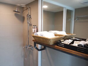 Executive Room | Bathroom - FORTUNE INN (Taipei)