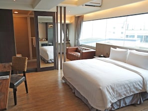 Executive Room | Premium bedding, in-room safe, desk, free WiFi