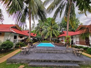 Outdoor pool, open 9:00 AM to 7:30 PM, pool loungers - Fullmoon House Samui (Koh Samui)