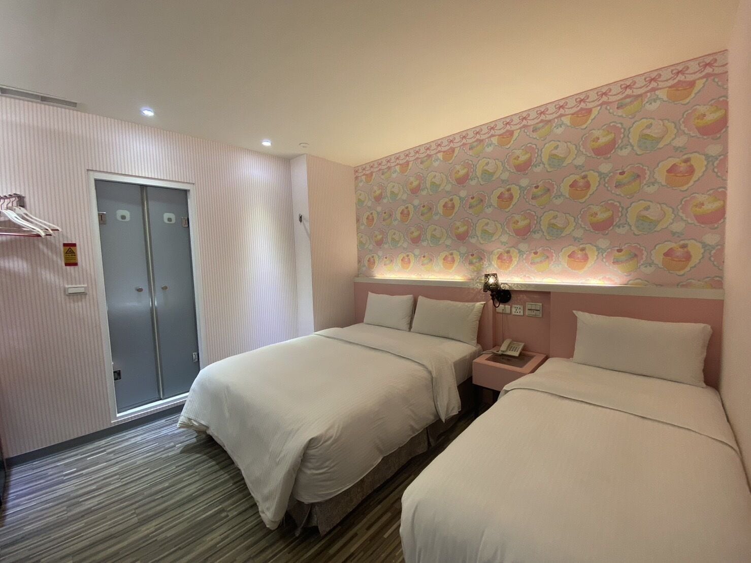 triple room | premium bedding, down duvets, desk, free wifi