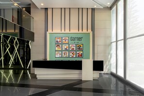 Reception - Garner Hotel Pattaya Central by IHG (Pattaya)