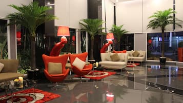 Área de estar no saguão