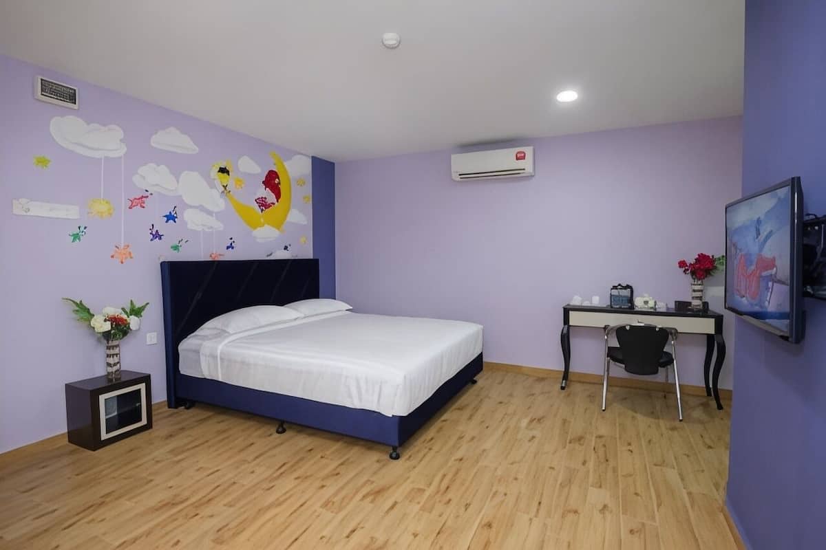 In-room safe, desk, laptop workspace, iron/ironing board (on request)