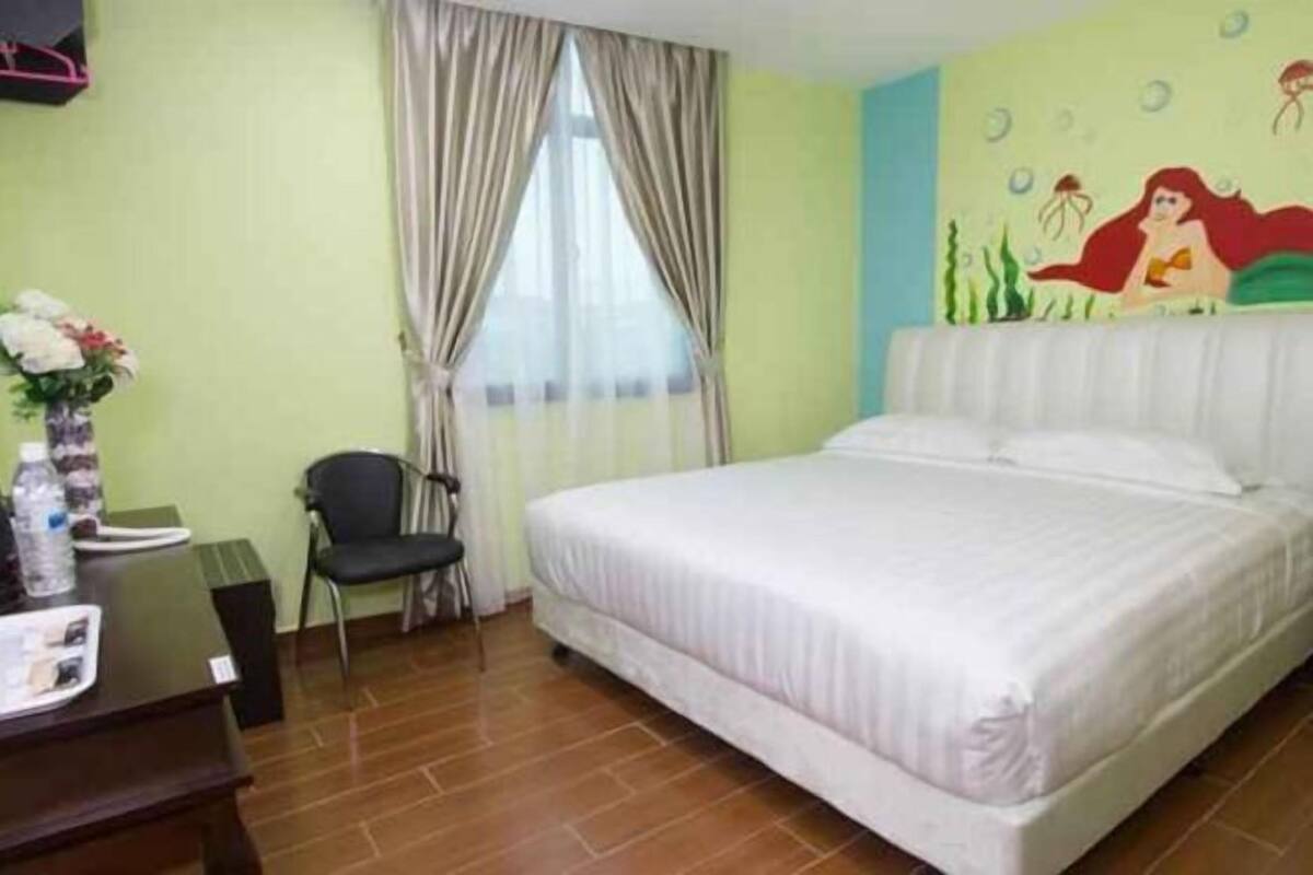 In-room safe, desk, laptop workspace, iron/ironing board