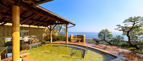 Bañera de hidromasaje exterior