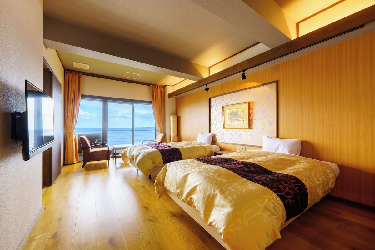 In-room safe, free WiFi