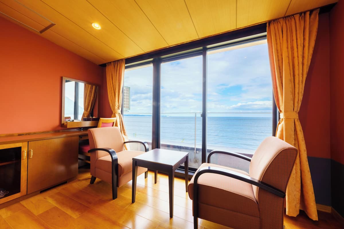 In-room safe, free WiFi