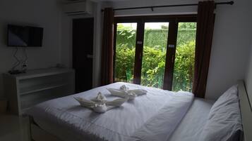 Two-Storey House (Two Bedroom)  | Desk, blackout curtains, rollaway beds, free WiFi