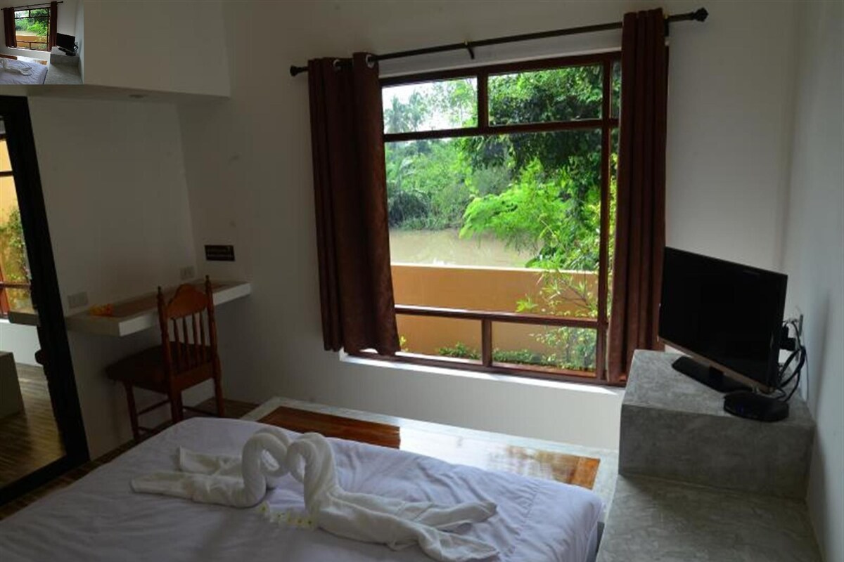 One-Bedroom House (Canal)  | โต๊ะทำงาน, ผ้าม่านกันแสง, เตียงเสริม/เปล, Wi-Fi ฟรี