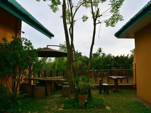 Outdoor dining - Sucholtee Resort (Surat Thani)
