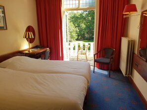 Deluxe Double Room | Desk, blackout drapes, iron/ironing board, free cribs/infant beds - Nol in 't Bosch (Wageningen)