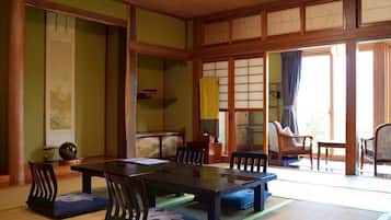 Japanese Room, 26 square meters | Down duvets, free WiFi, bed sheets