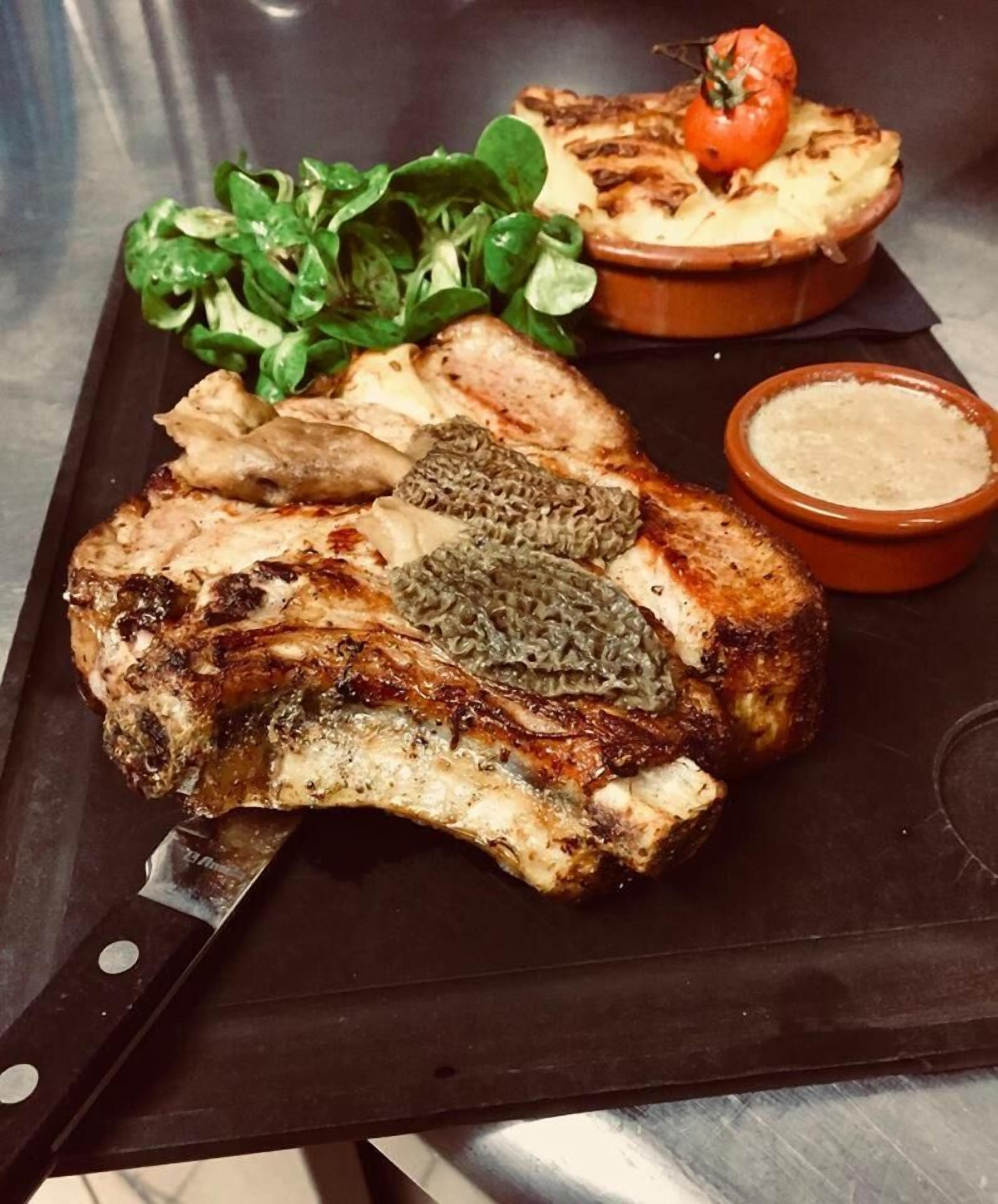 breakfast, lunch, dinner served; french cuisine, al fresco dining