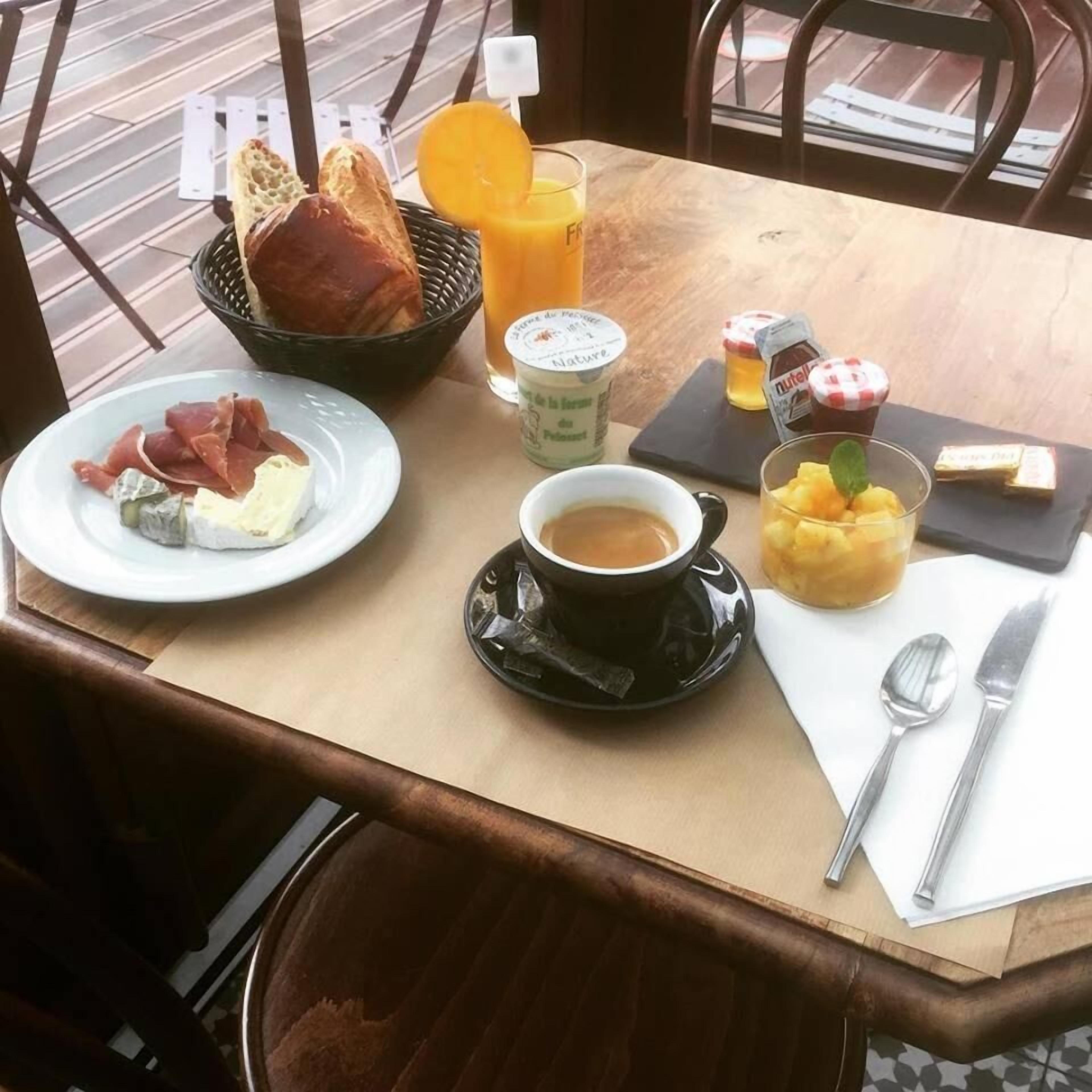 breakfast, lunch, dinner served; french cuisine, al fresco dining