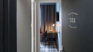 City Double Room | Bathroom | Shower, free toiletries, hair dryer, towels