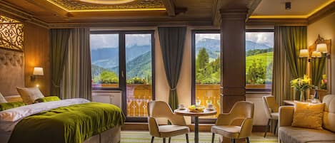 Habitación doble Confort, balcón | Ropa de cama hipoalergénica y minibar