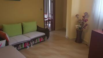 Suite | Living area | Flat-screen TV