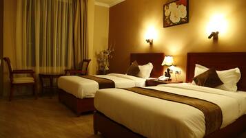 Twin Room, Connecting Rooms | Minibar, in-room safe, desk, soundproofing