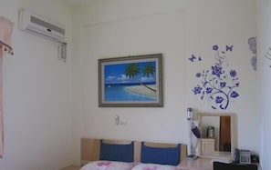 Premium bedding, in-room safe, desk, soundproofing - The Beauty of Basalt B&B (Magong)