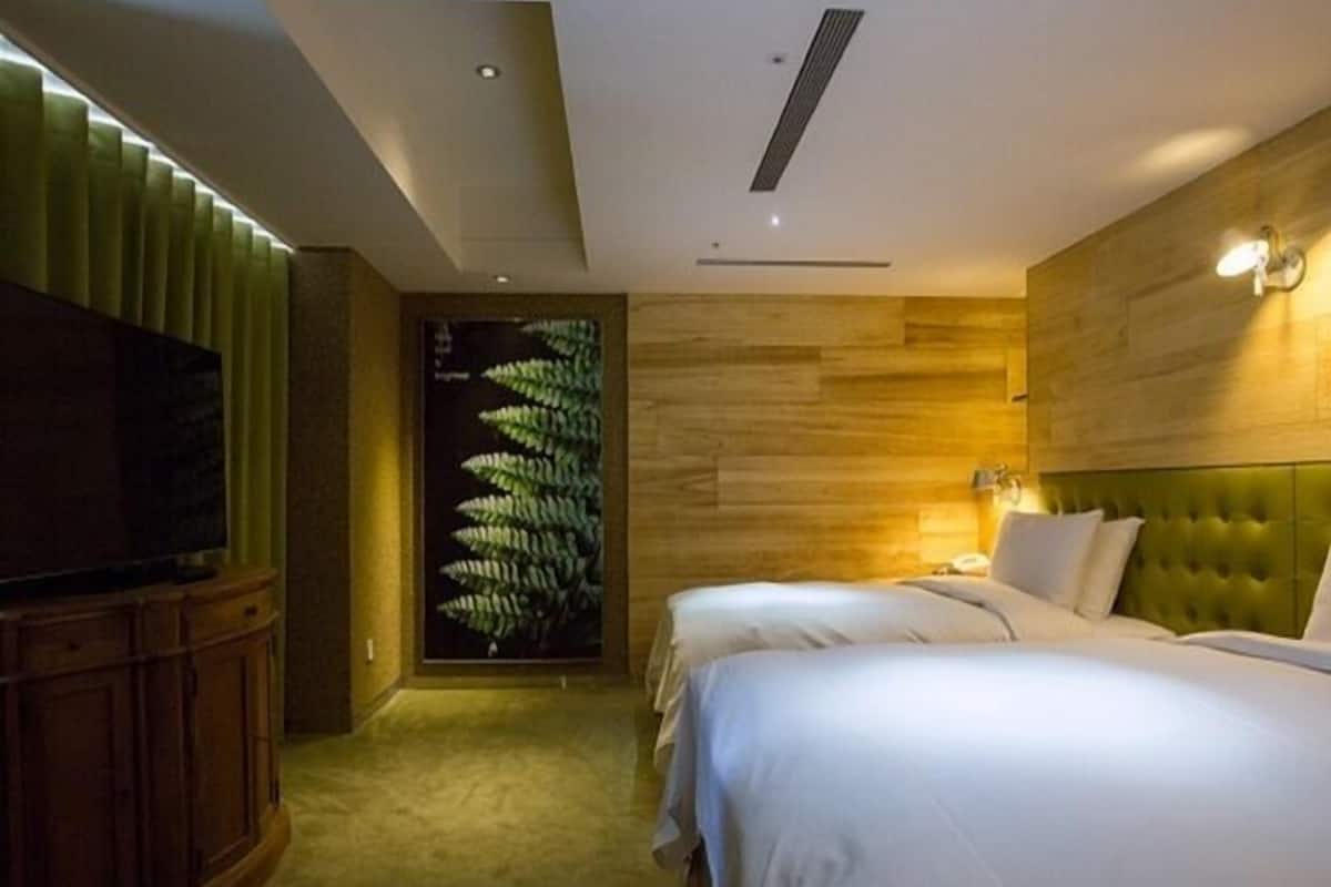Premium bedding, down duvets, pillow-top beds, in-room safe
