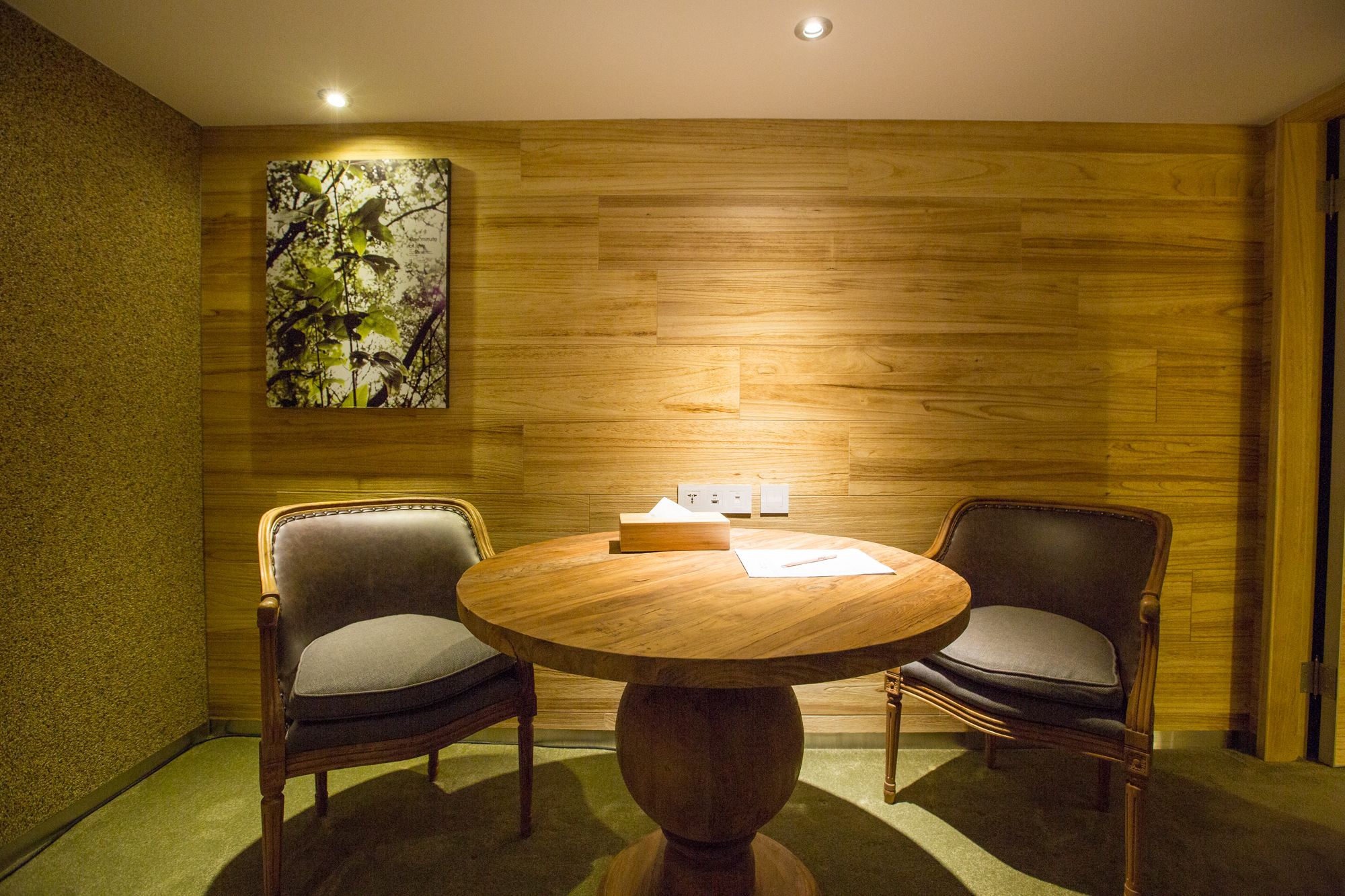 suite | living area | tv