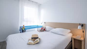 1 Schlafzimmer, Schreibtisch, schallisolierte Zimmer, Bettwäsche