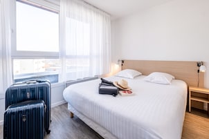 Desk, soundproofing, bed sheets, wheelchair access