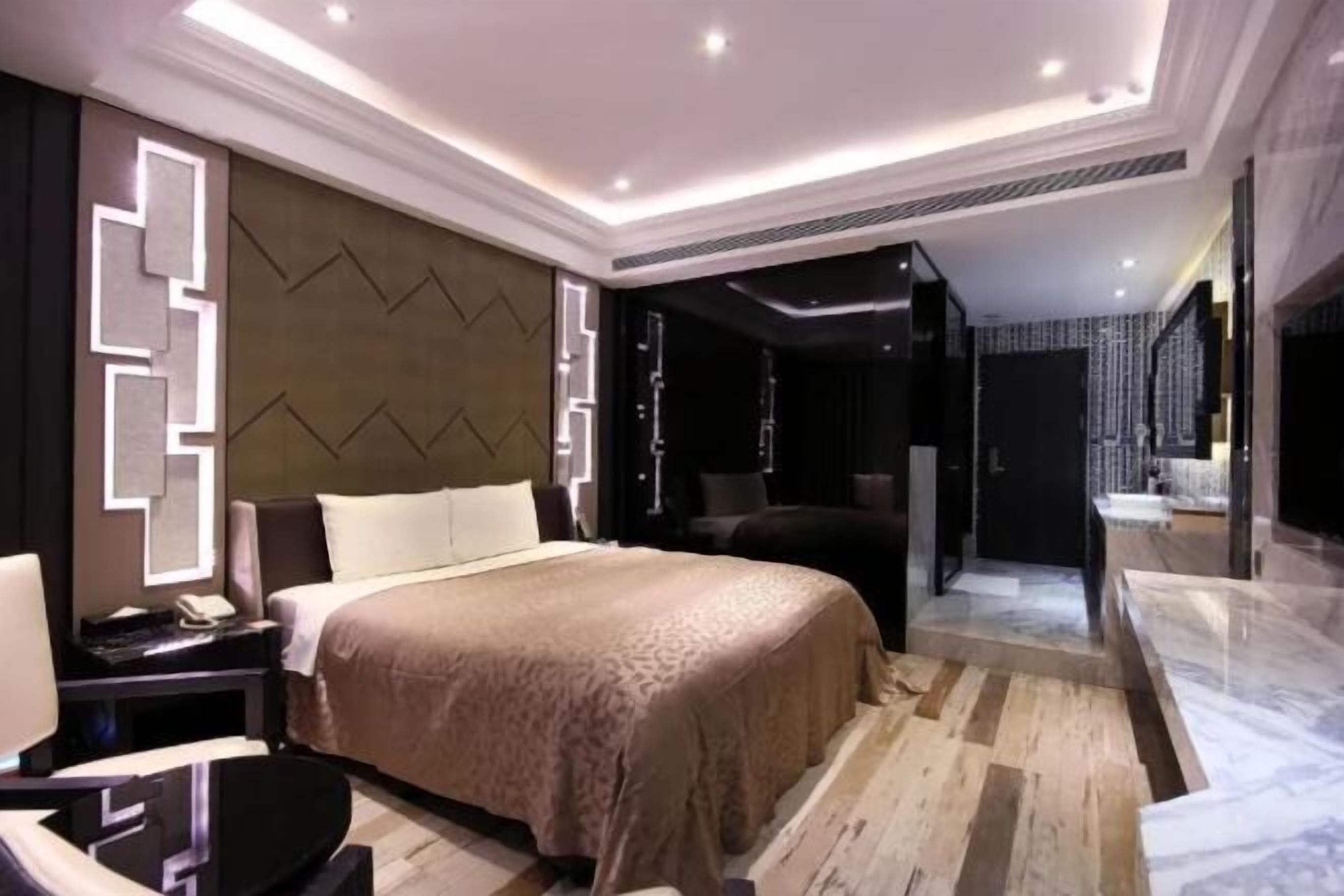 Premium bedding, desk, blackout curtains, soundproofing