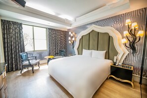 Fashion Suite | 1 bedroom, premium bedding, desk, blackout drapes