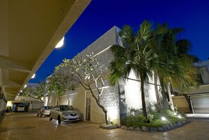 Free self-parking, free valet parking - Region Motel (Lukang)