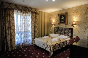 Suíte, vista para o mar | Frigobar, escrivaninha, ferros/tábuas de passar roupa, Wi-Fi de cortesia