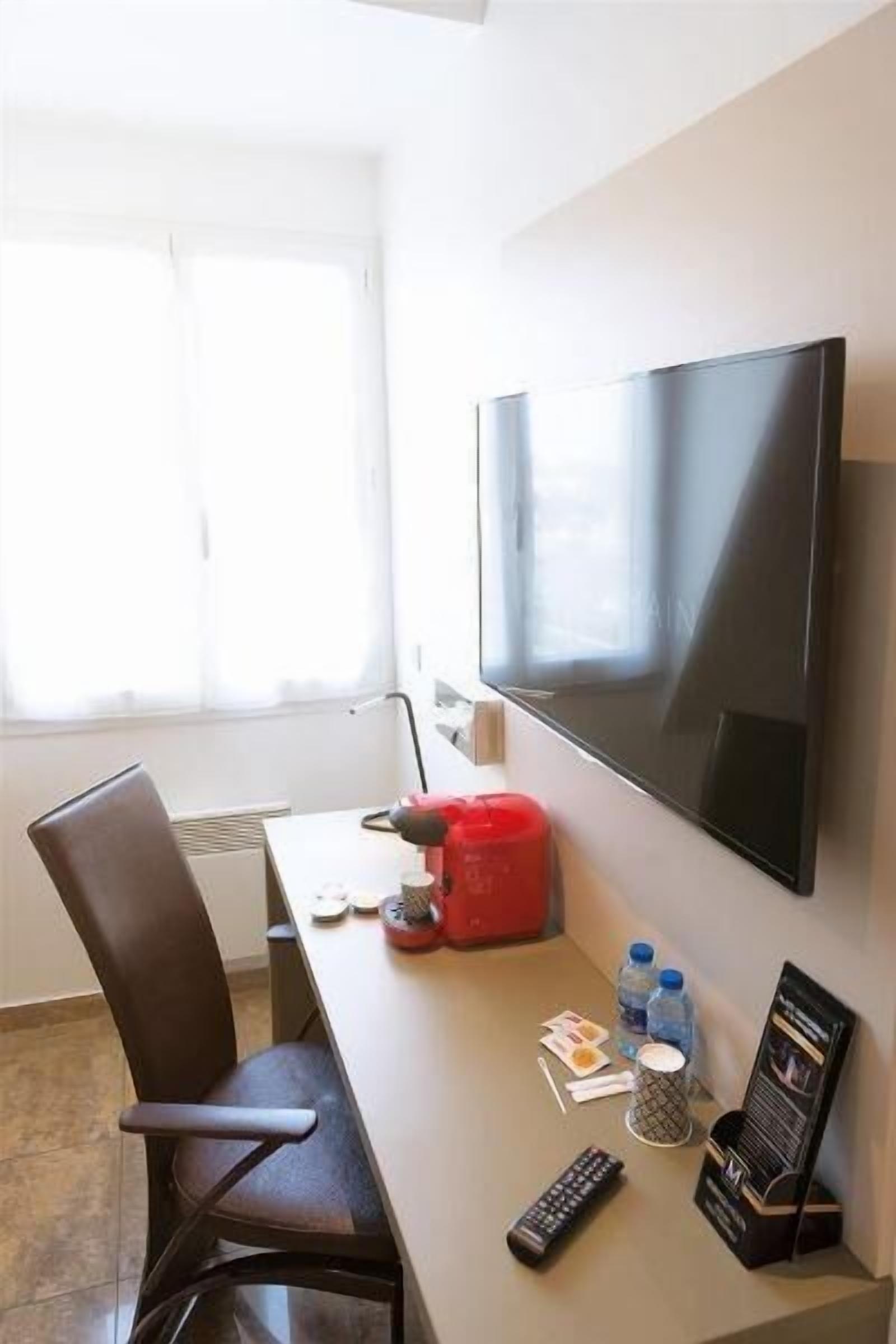 superior double room | desk, soundproofing, iron/ironing board, free wifi