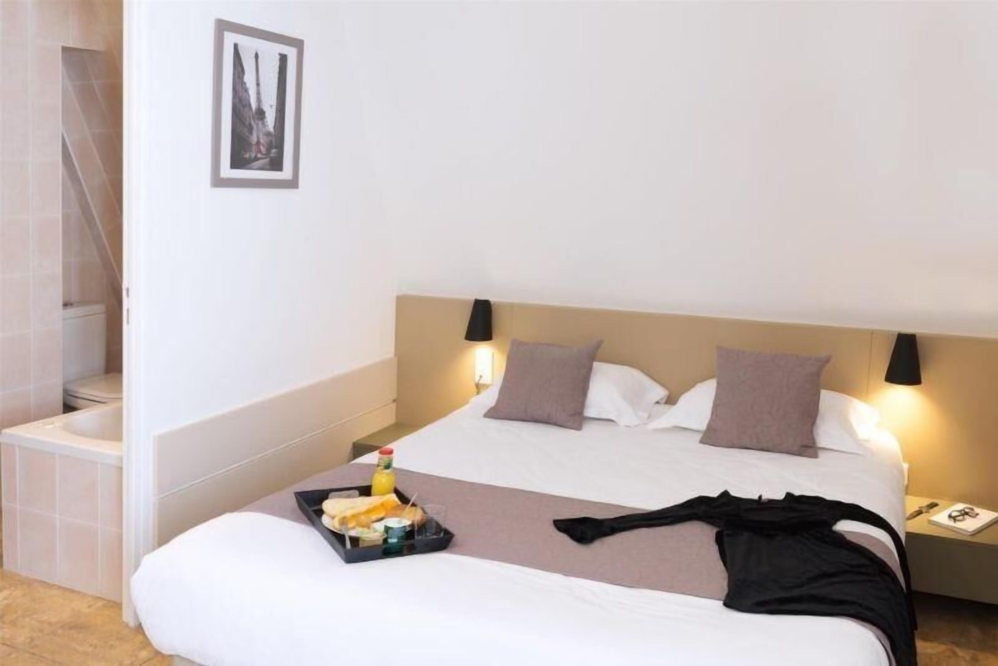 superior double room | desk, soundproofing, iron/ironing board, free wifi