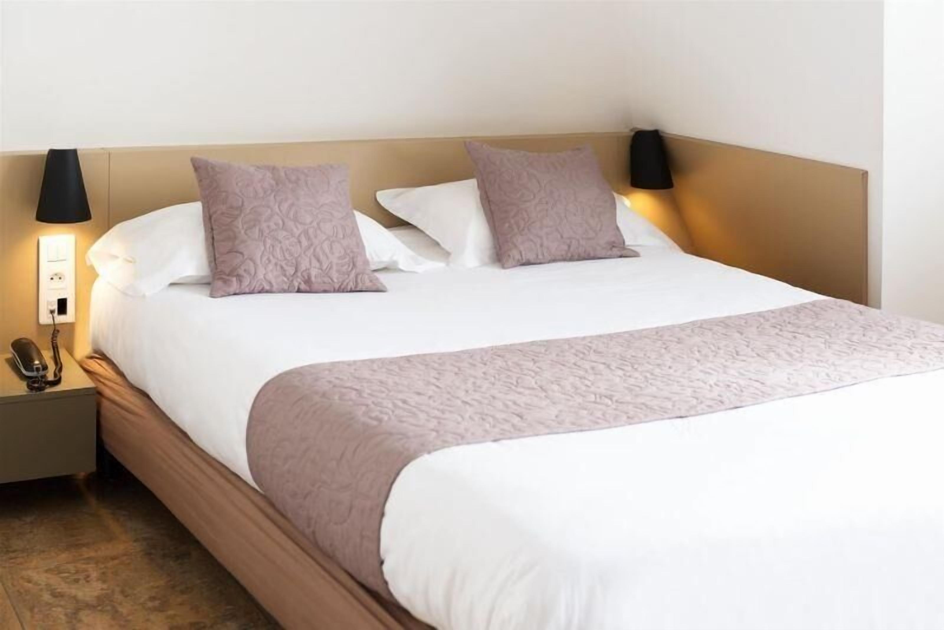 superior double room | desk, soundproofing, iron/ironing board, free wifi