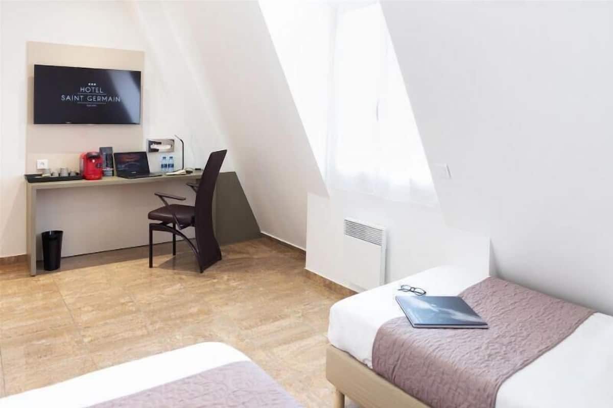 Superior-Zweibettzimmer | Schreibtisch, schallisolierte Zimmer, Bügeleisen/Bügelbrett