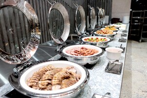 뷔페 아침 식사