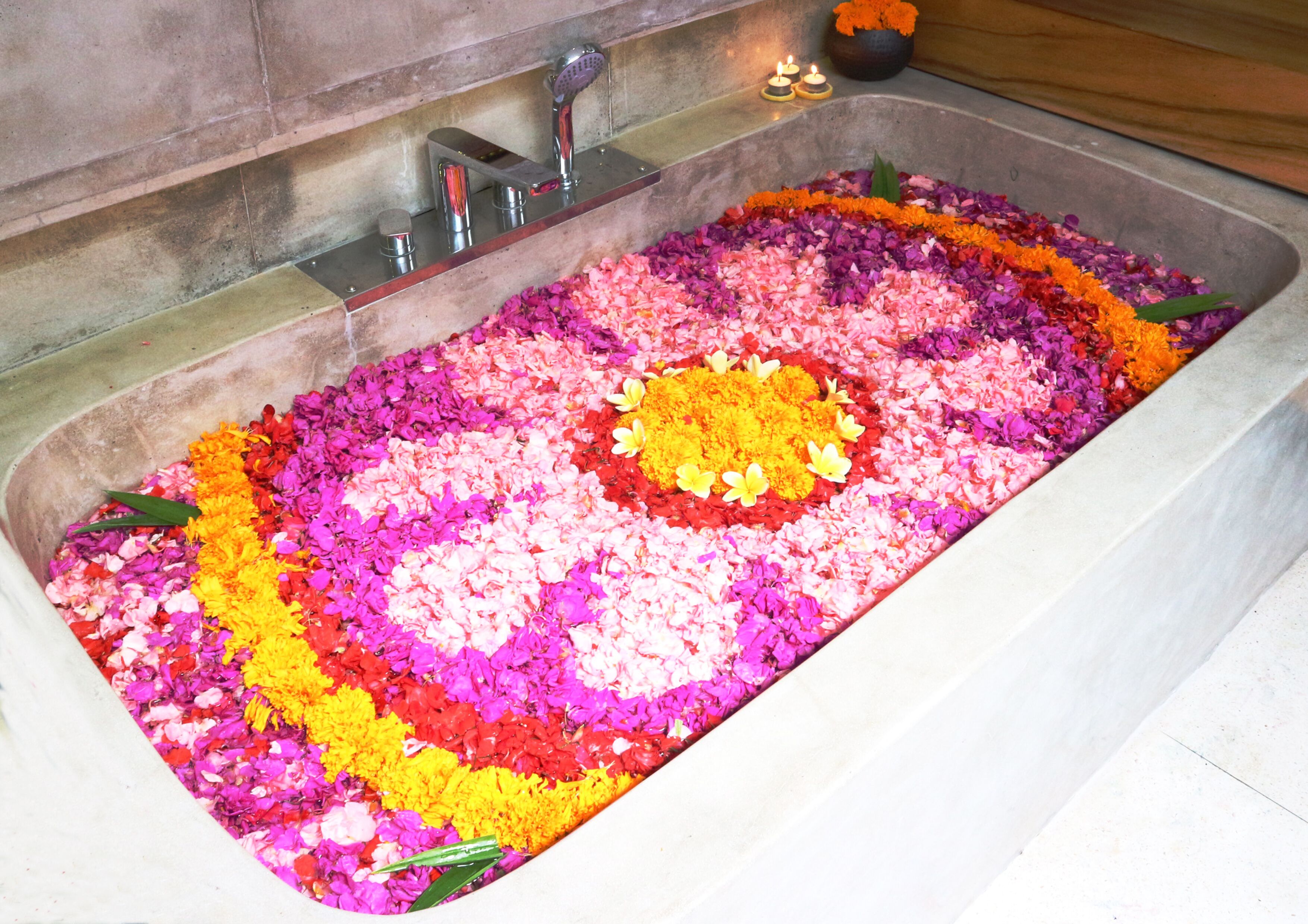 couples treatment room(s), body treatments, aromatherapy