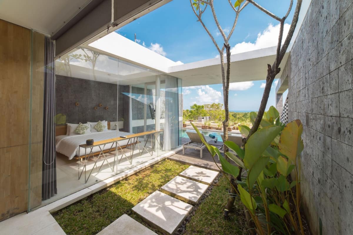 One Bedroom Panoramic View Villa | 高級寢具、迷你吧、房內夾萬、書桌