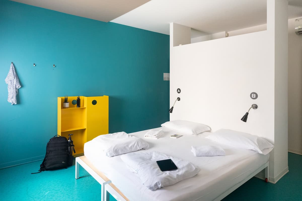 Chambre Familiale | Couette en duvet d'oie, Wi-Fi gratuit, draps fournis