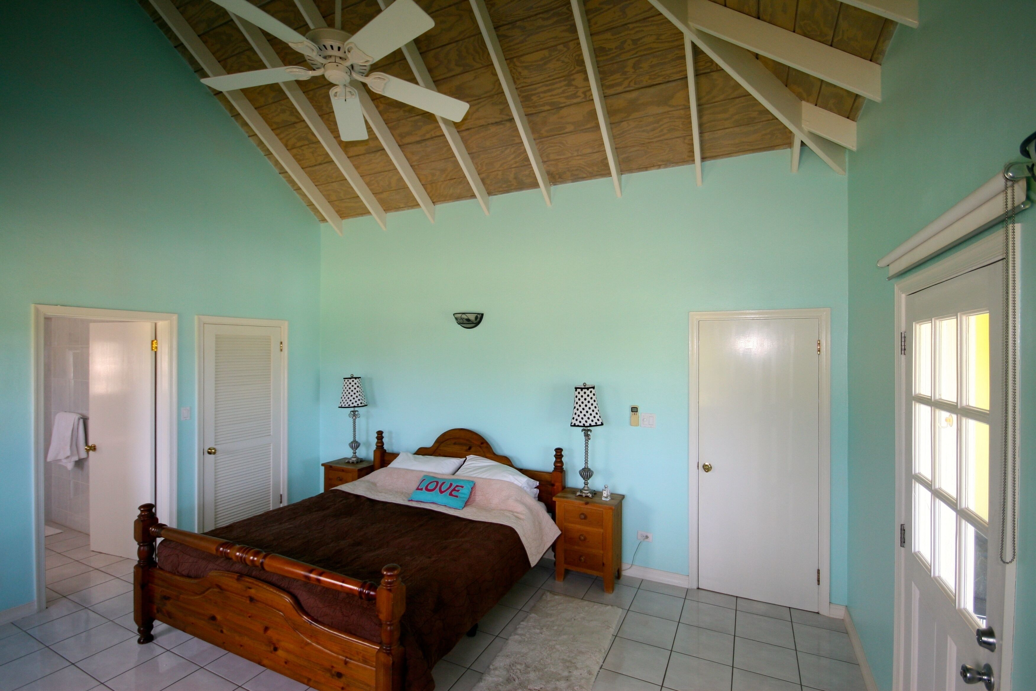 Classic Villa, 3 Bedrooms | Wardrobe