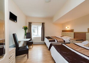 Soundproofing, iron/ironing board, free WiFi, bed sheets - Golders Green Hotel (London)