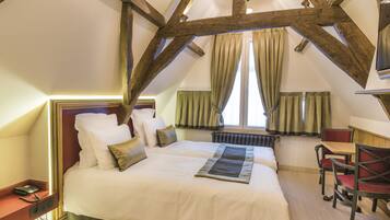 Bureau, fer et planche à repasser, lits bébé (gratuits), Wi-Fi gratuit