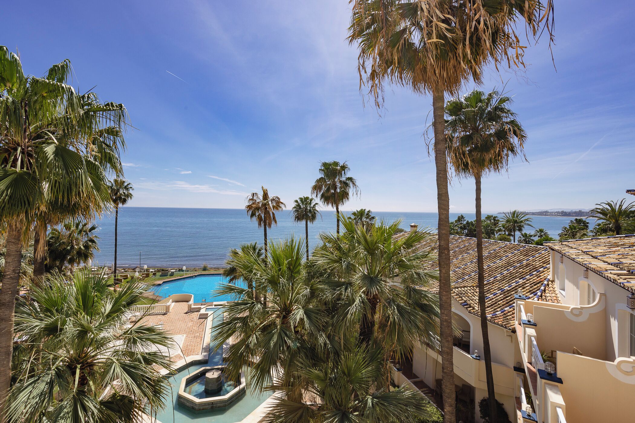 มินิบาร์, ตู้นิรภัยในห้องพัก, ผ้าม่านกันแสง, Wi-Fi ฟรี