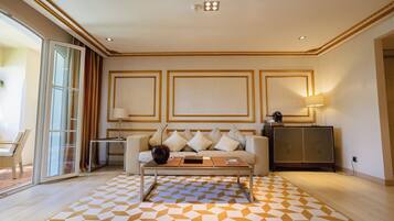 Minibar, két bảo mật tại phòng, màn/rèm cản sáng