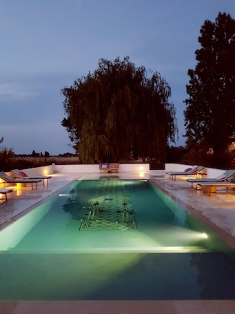 Indoor pool, outdoor pool